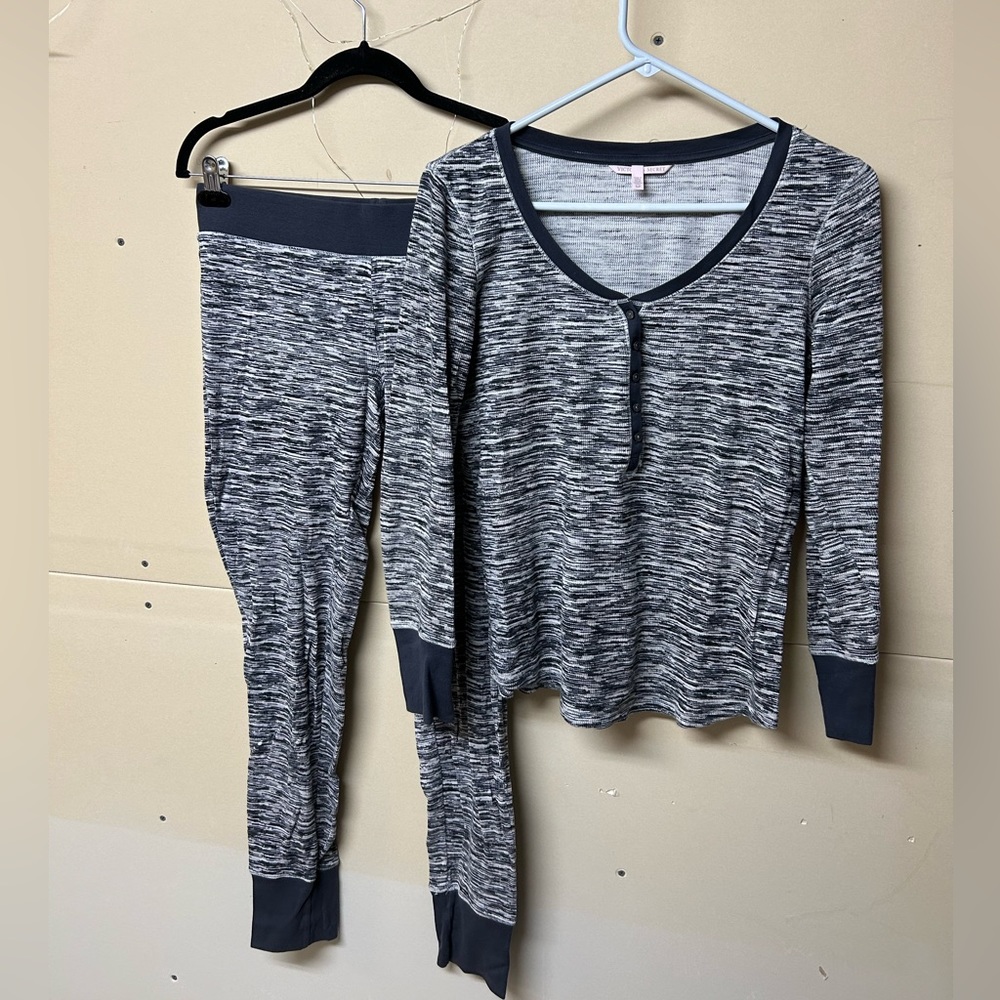 2/$75💥- PJs | Women’s Victorias Secret PJs set size small